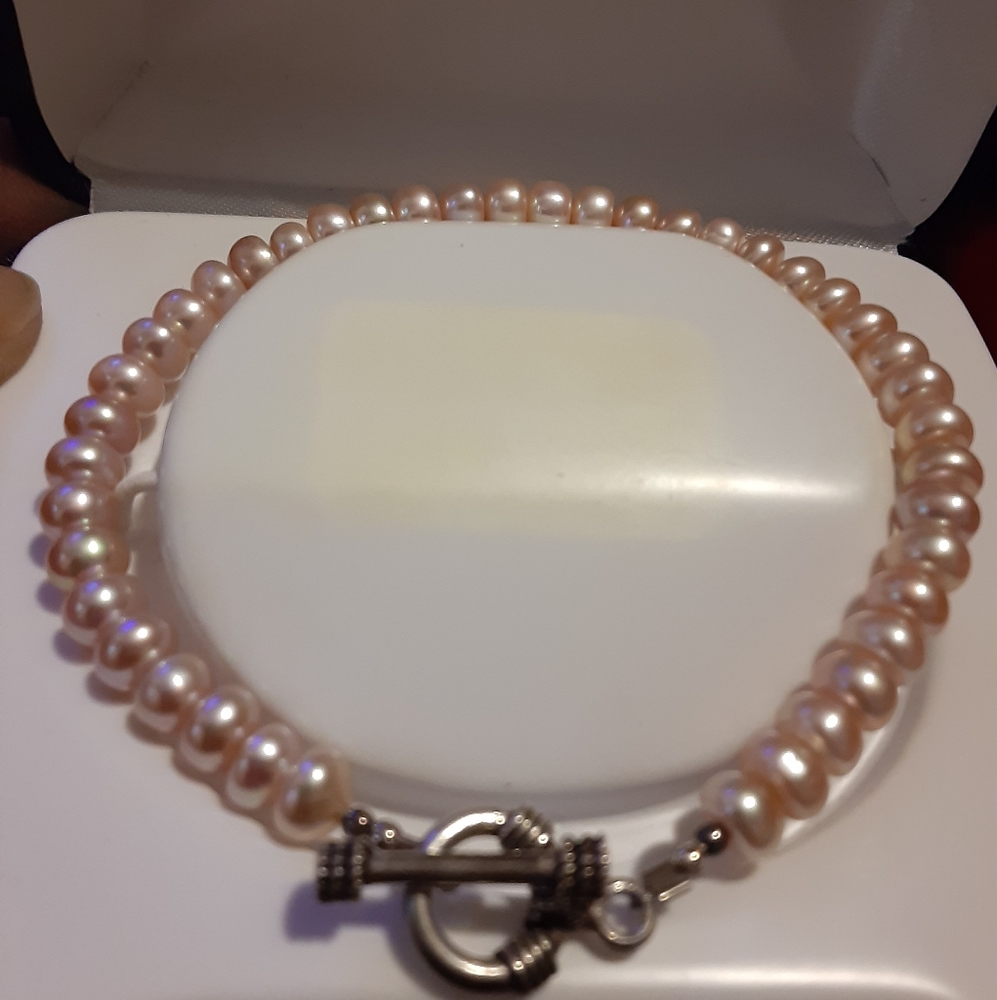 Rose pearl toggle bracelet